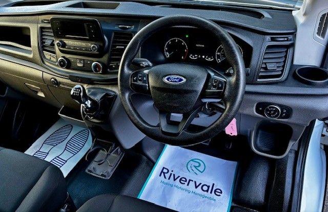 Ford Transit image 13